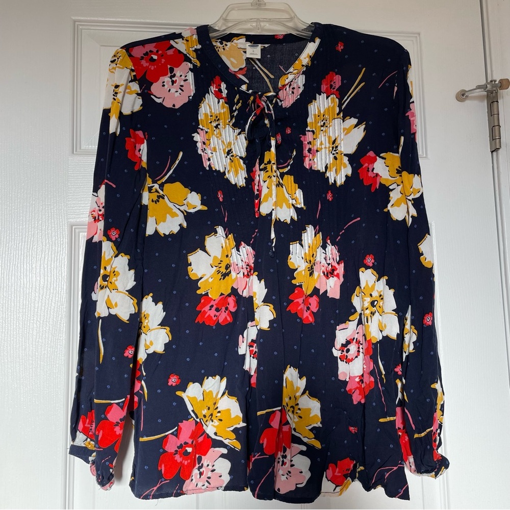 Women’s Old Navy Navy Blue/Multicolored Floral Long-Sleeve Top, Size L